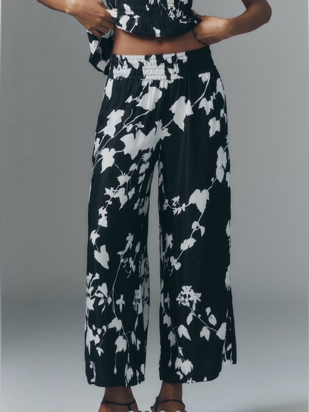 THE SOMERSET SILKY FLORAL PANT - Picture 3 of 8